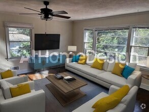Building Photo - 207 Skyview Dr