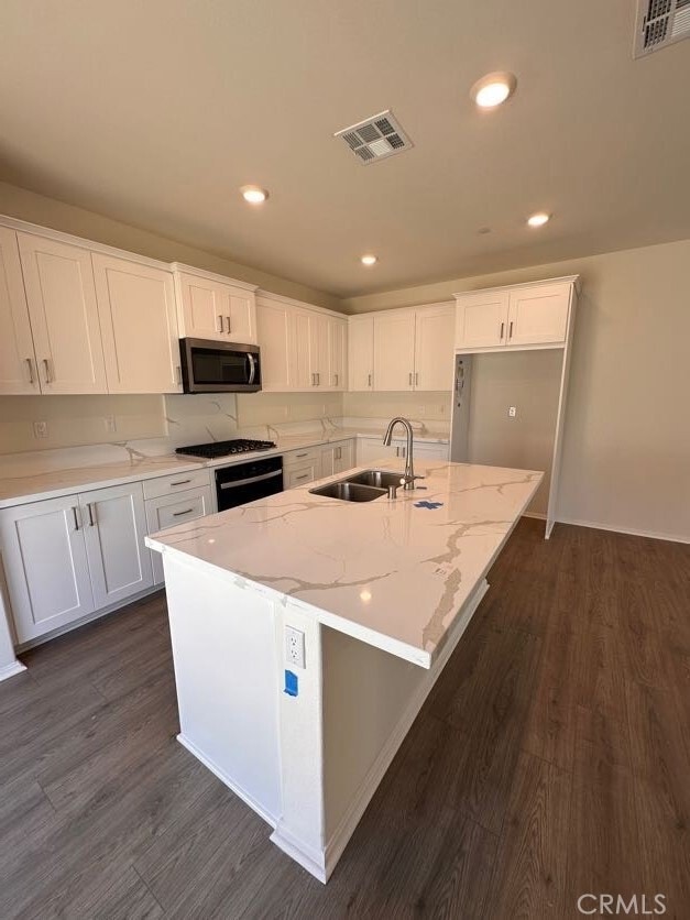 Building Photo - 27550 Brodiaea Ave