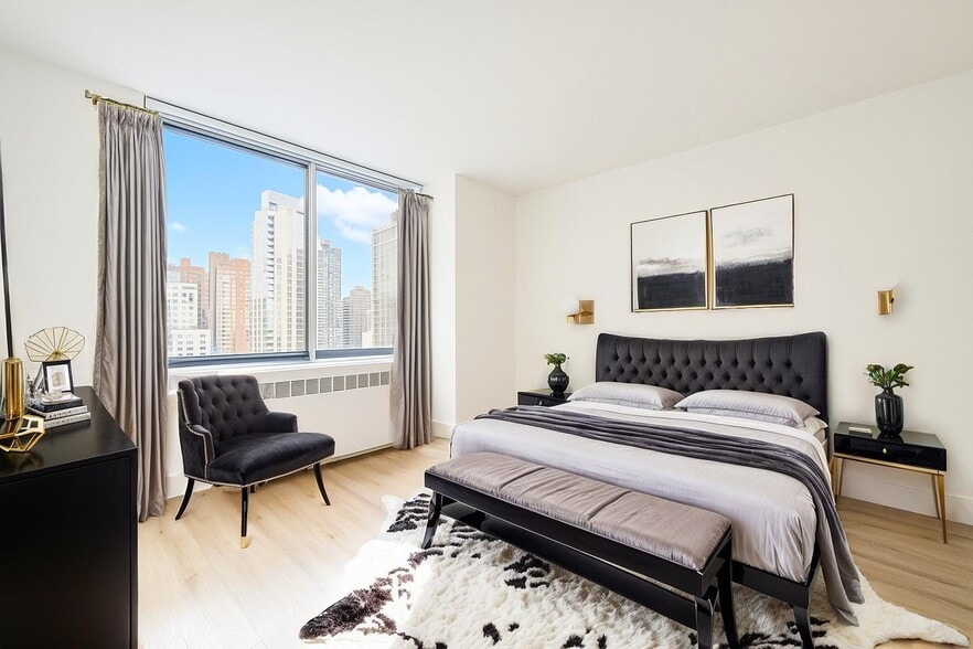 Building Photo - 1735 York Ave