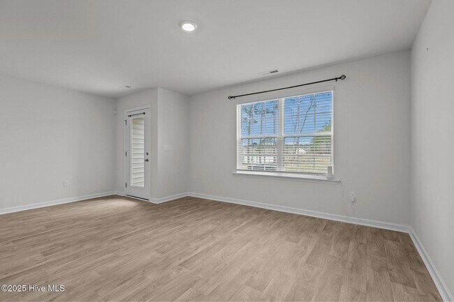 Building Photo - 2309 Gracie Ln