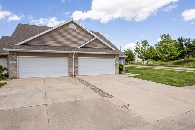 Primary Photo - 3258 Wind River Cir