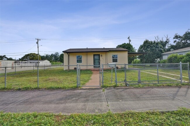 Building Photo - 1300 NW 87th St