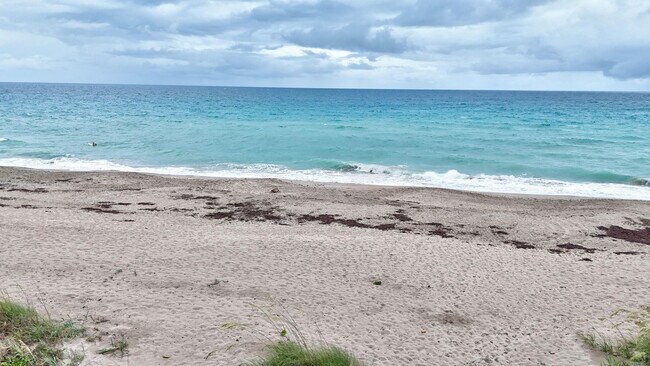 Building Photo - 200 N El Mar Dr