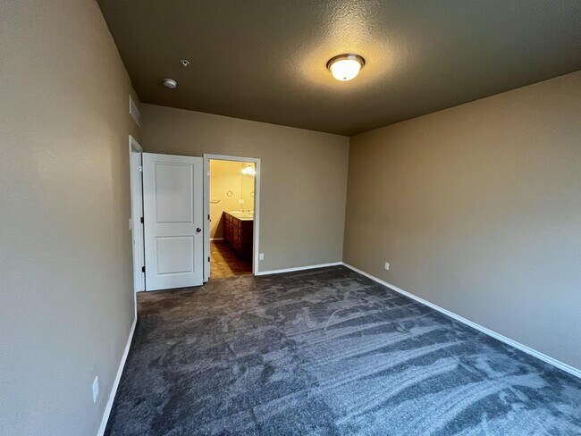 Building Photo - 6915 W 3rd St