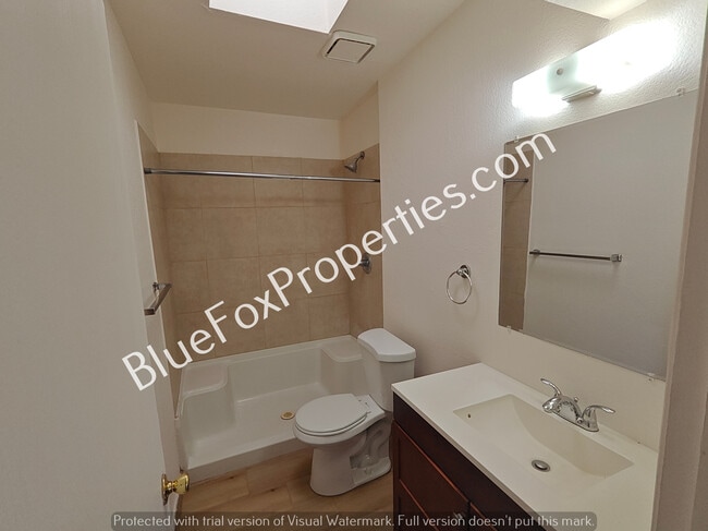 Building Photo - 2427 N Fair Oaks Ave