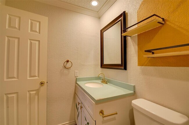 Building Photo - 6526 Foxfern Cir