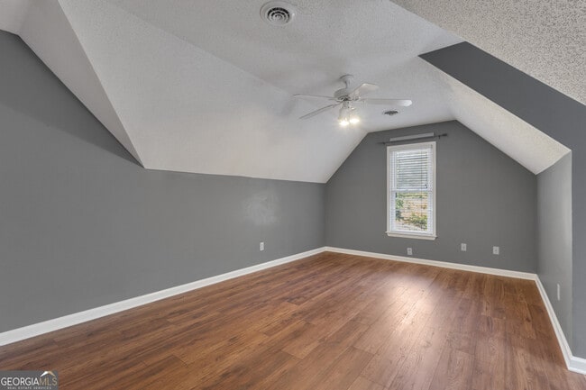 Building Photo - 135 Handshaker Ct