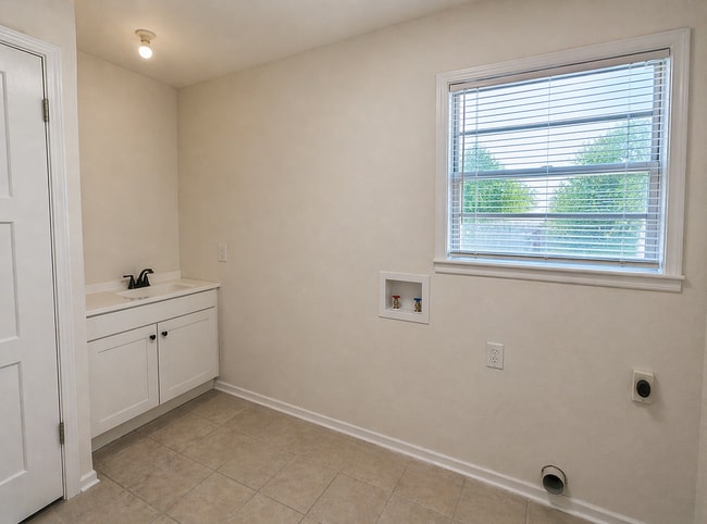 Building Photo - Charming Newly Remodeled 3 bedroom, 2 bath home COMING SOON!