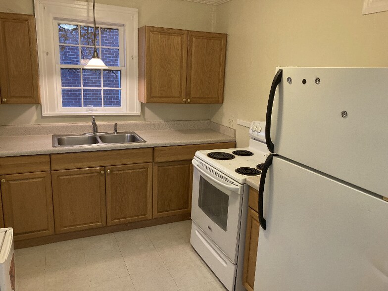 Building Photo - 3145 Parthenon Ave