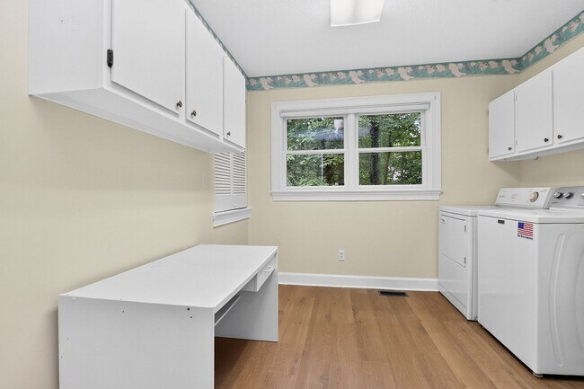 Building Photo - 151 Seagrove Ln