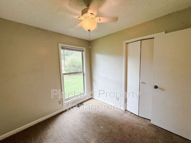 Building Photo - 888 De Paul Dr