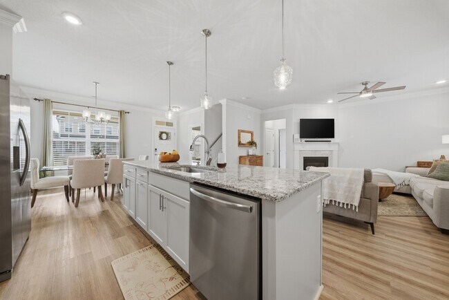 Building Photo - 2238 Sanibel Ln