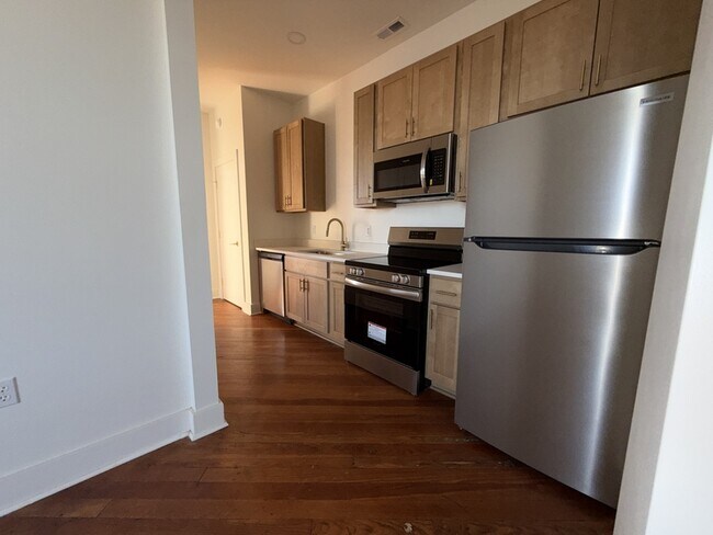 Building Photo - 901 Fifth Street - 301