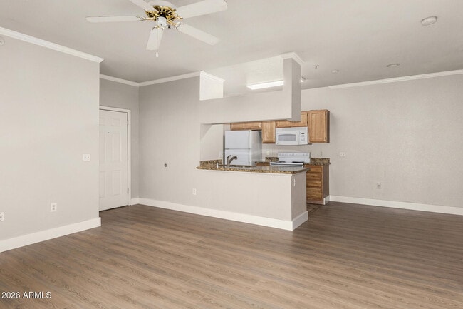 Building Photo - 5401 E Van Buren St