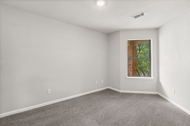Building Photo - 3016 La Estancia Ln