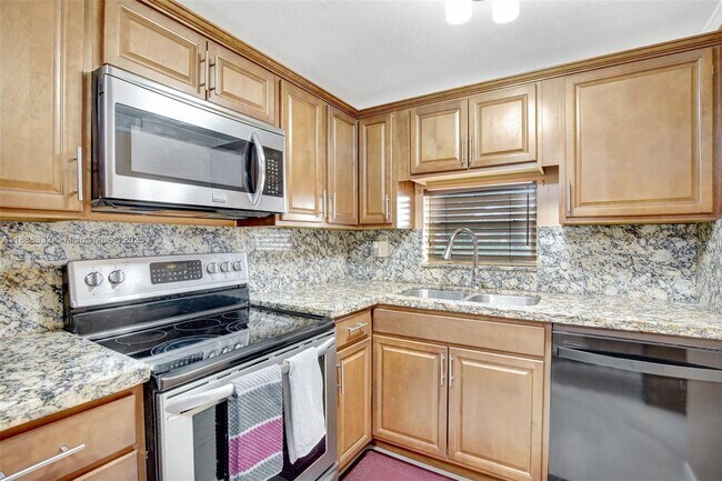Building Photo - 8980 S Hollybrook Blvd