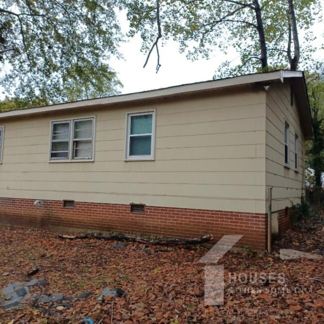 Building Photo - 714 Farley Ave