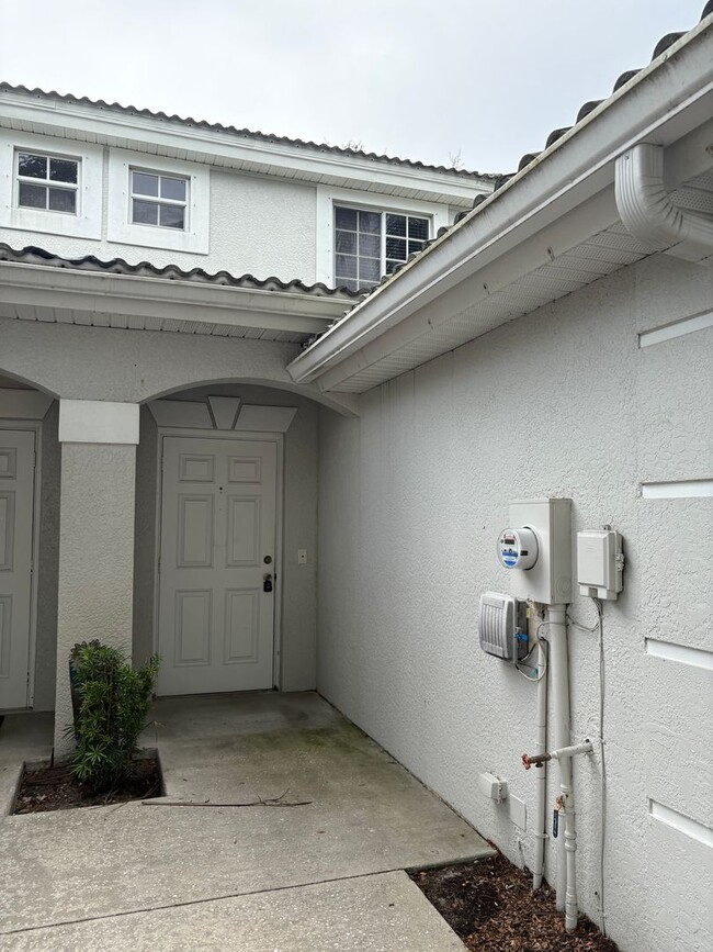 Building Photo - 2/2.5 Townhome in Fort Myers for Rent