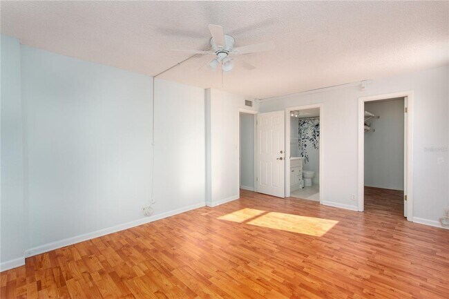 Building Photo - 255 Dolphin Point