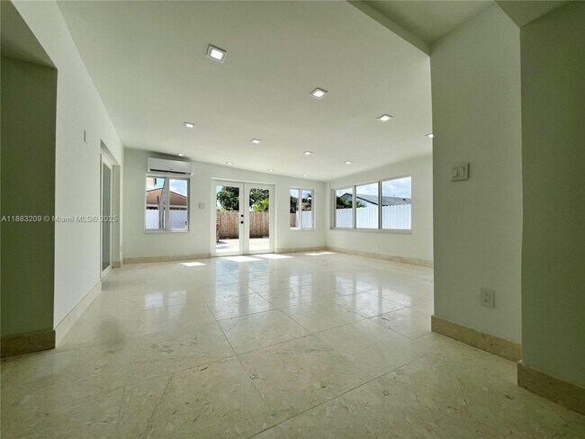 Building Photo - 20848 SW 118th Ave