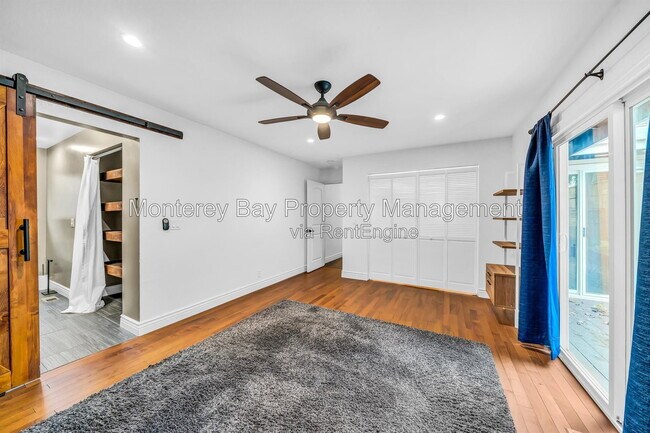 Building Photo - 20 Del Robles Ave
