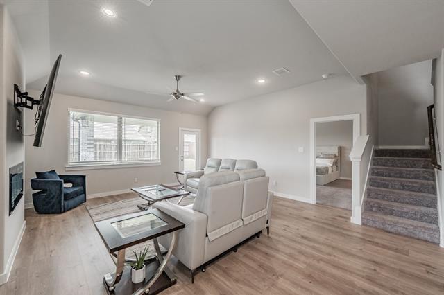 Building Photo - 3202 Glorioso Dr