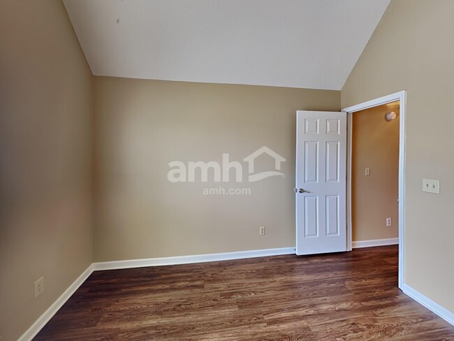 Building Photo - 113 Cedar Forest Dr
