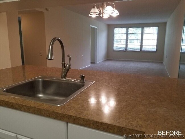 Building Photo - 1104 Bahama Bend