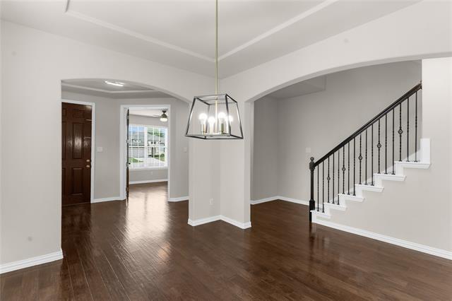 Building Photo - 701 Spring Falls Dr