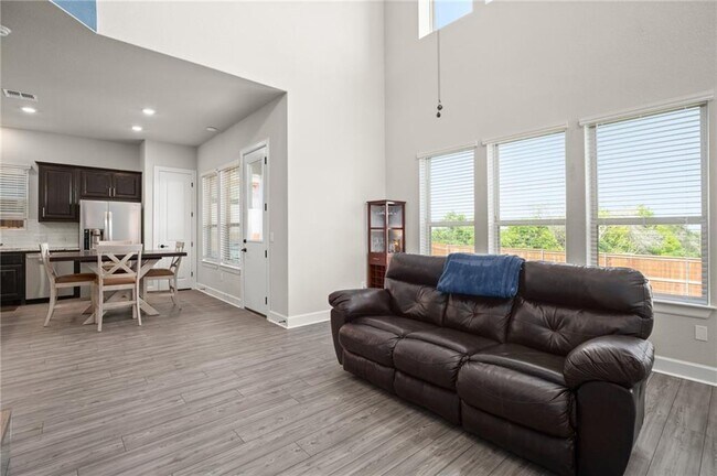 Building Photo - 12900 Stanford Dr