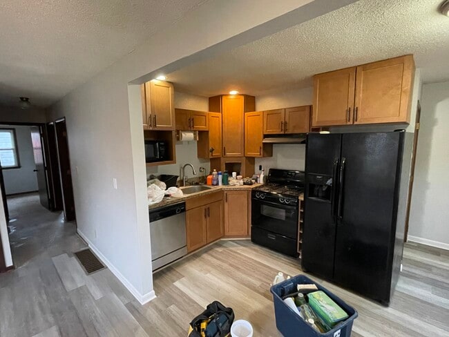 Primary Photo - 4901 Schubert St