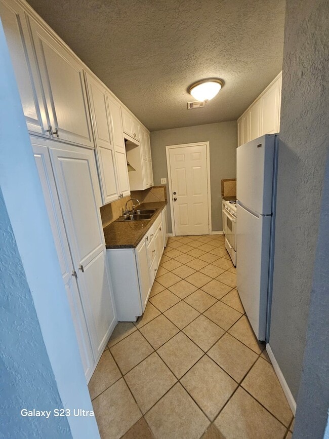 Building Photo - 908 NW 20th St