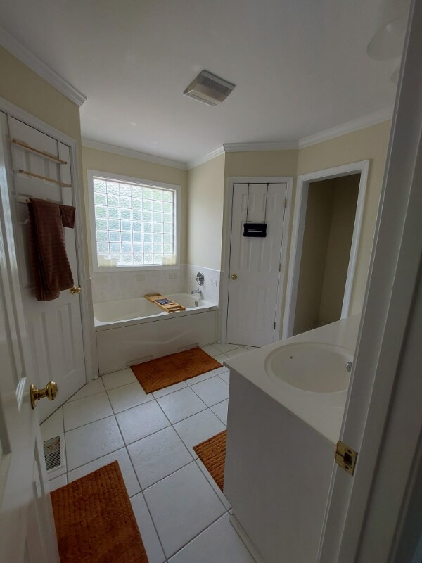 Building Photo - 14031 Rocky Rdg Dr