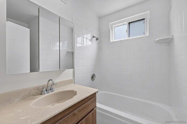Building Photo - 1129 Nidrah St