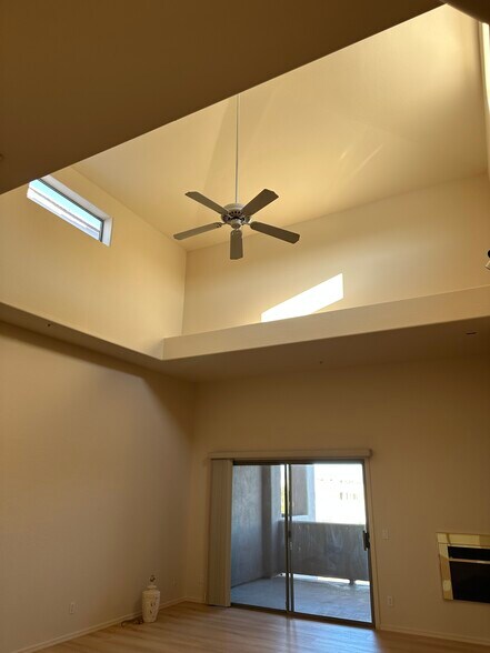 Building Photo - 16626 E Westby Dr