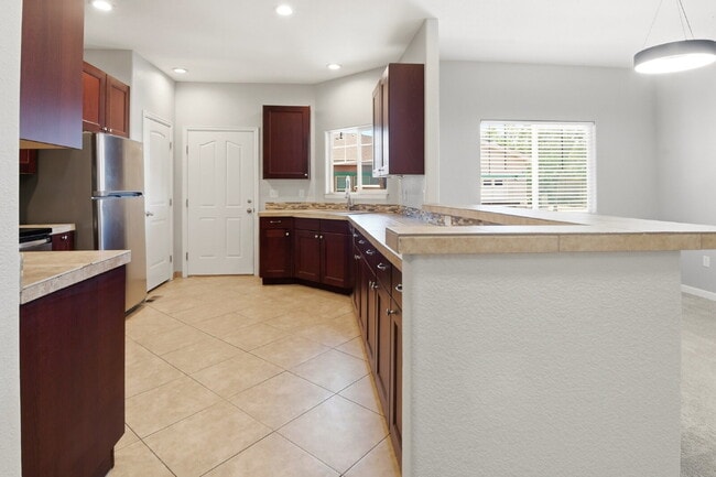 Building Photo - $2,940.45 - 4 Bed, 3 Bath Townhome In Commerce City with Central AC and In Unit Laundry!