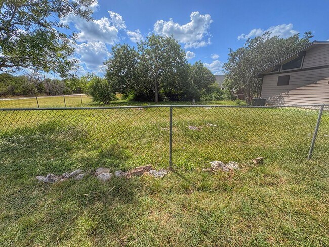 Building Photo - 1343 River Ranch Dr