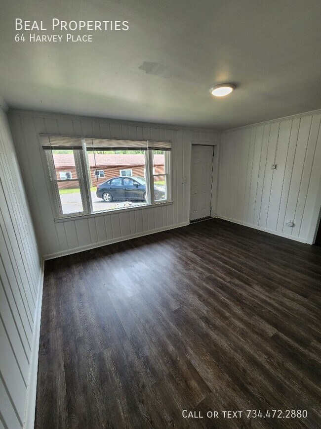 Building Photo - 64 Harvey Pl