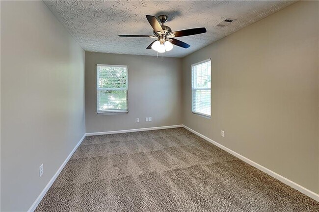 Building Photo - 231 Waterbury Way