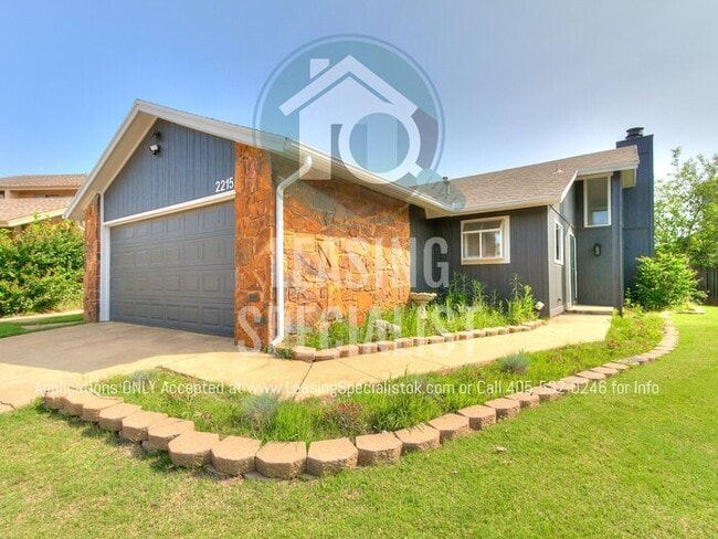 Building Photo - 2 Bed 2 Bath Garden Home in SW OKC's The R...