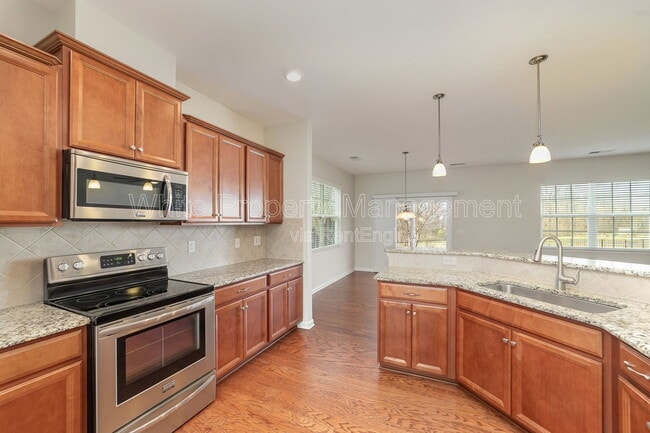 Building Photo - 7922 Kelburn Ln