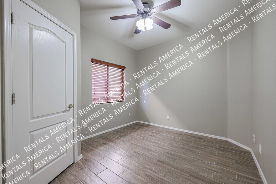 Building Photo - 510 W University Dr