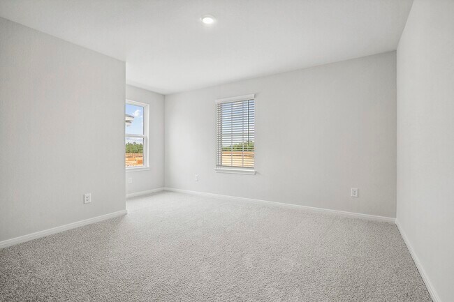 Building Photo - 5910 Peony Pl