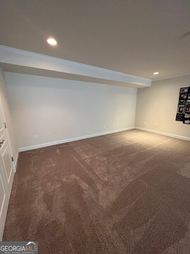 Building Photo - 6411 Hickory Springs Cir