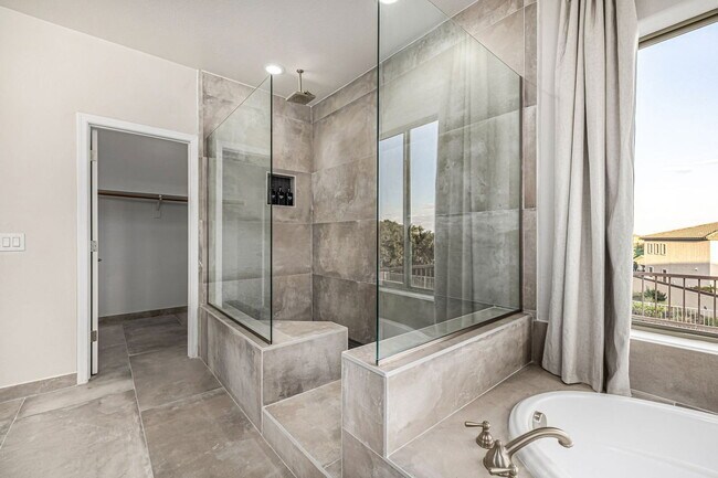 Building Photo - 5211 N 193rd Ave