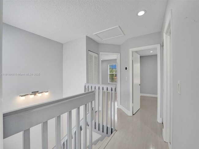 Building Photo - 17954 SW 10th Ct