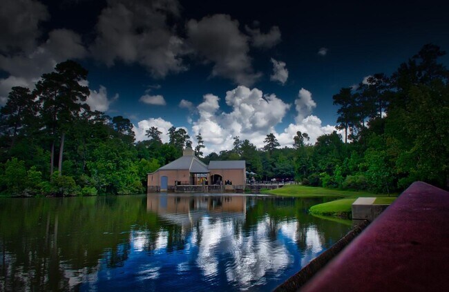 Building Photo - 15 Rockledge Dr