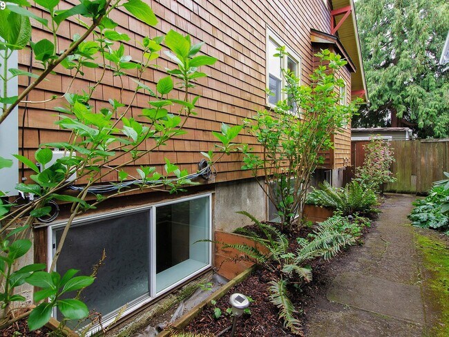 Building Photo - MDU2247