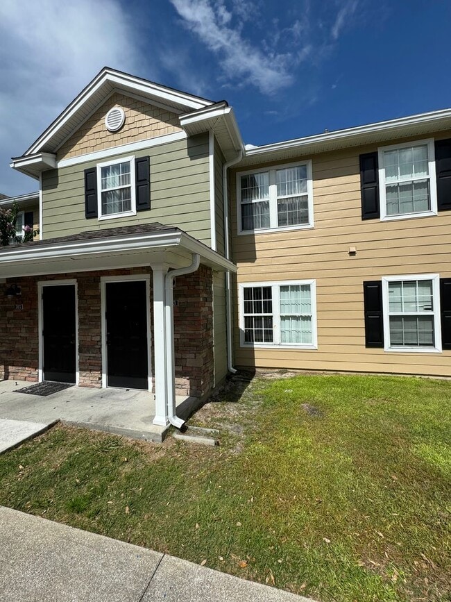 Building Photo - First 2 weeks free offer