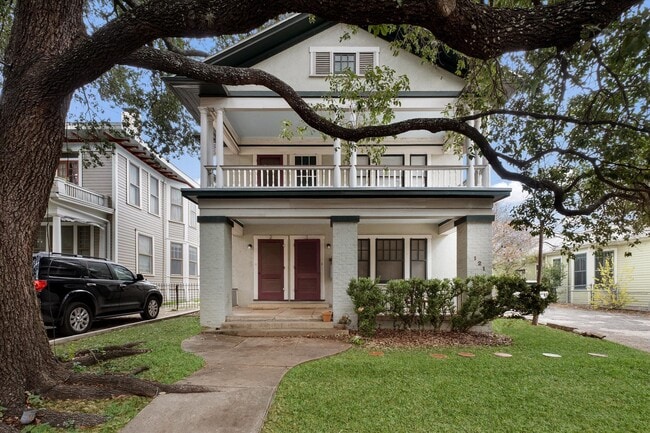 Building Photo - Modern Duplex in Monte Vista!